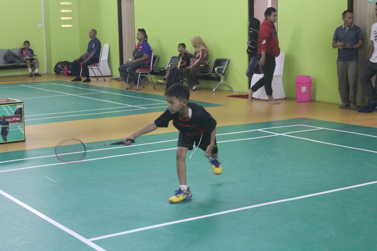 Tim Bulutangkis Kota Tangerang Selatan Kampiun Kejurprov 2019