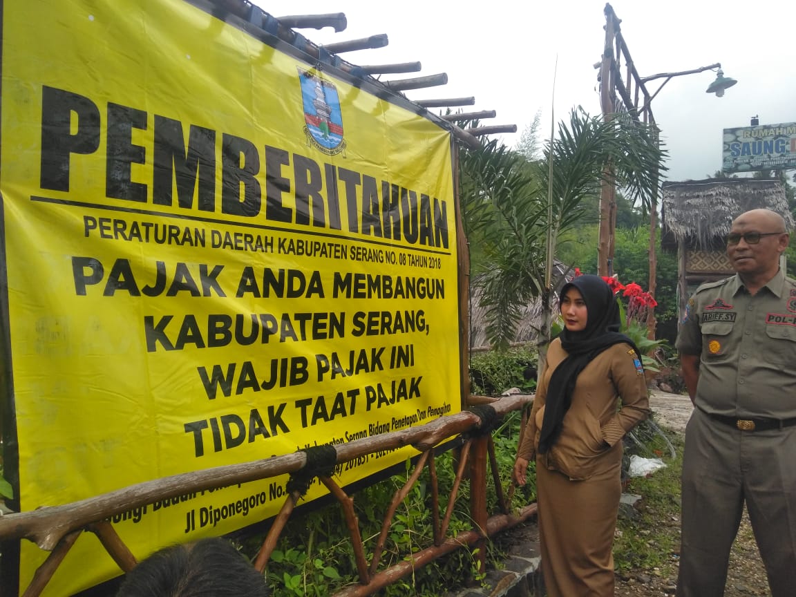 Pemilik Enggan Bayar Pajak, Saung Dolet Dipasang Plang Peringatan