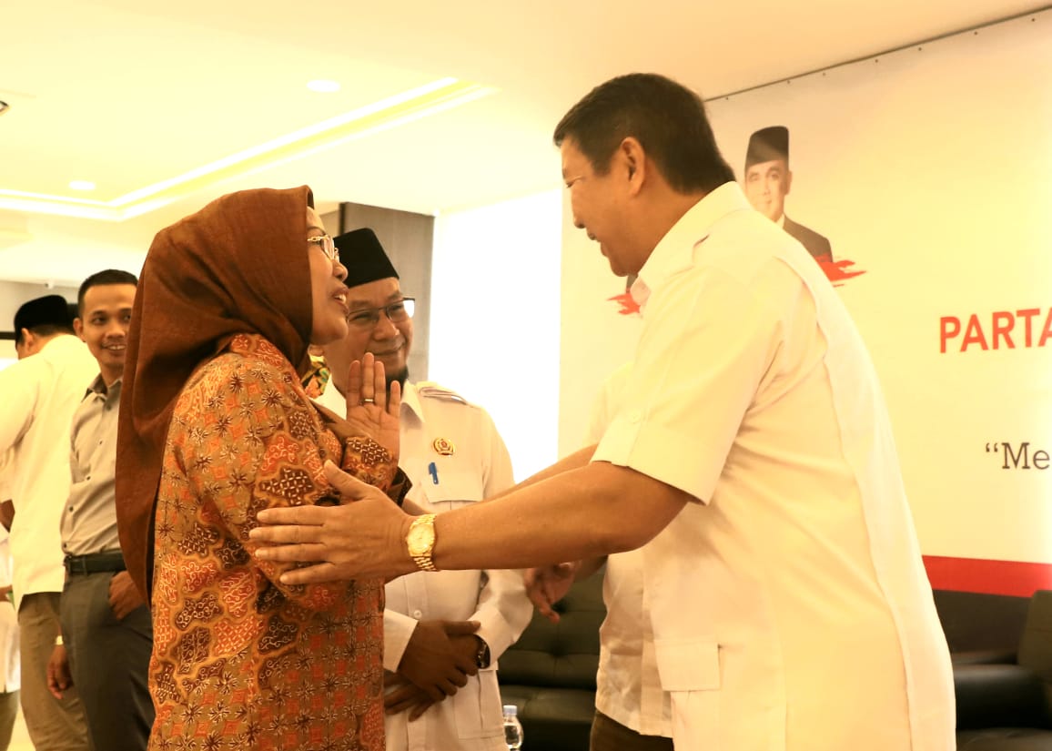 Pengamat Politik Puji Petahana