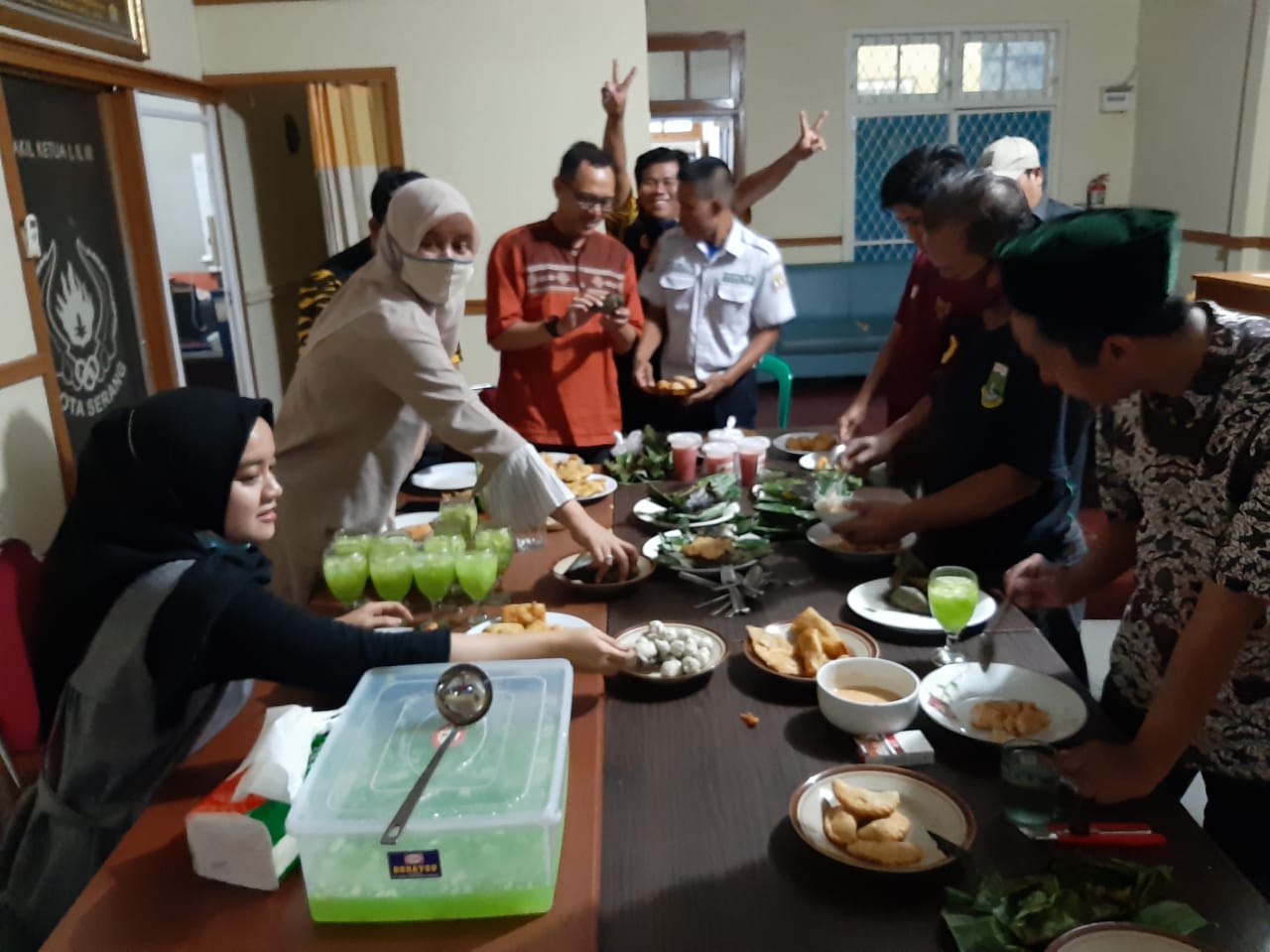 Pererat Silaturahmi Antar Staf Dengan Berbuka Puasa Bersama
