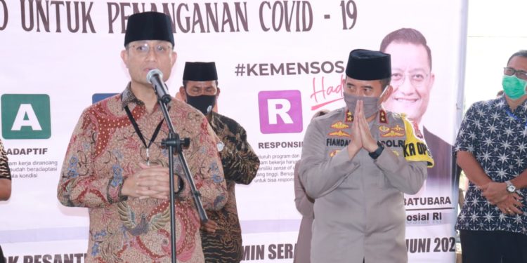 Kapolda Banten Damping Kunker Mensos Beri Bantuan Ke Pondok Pesantren Di Tunjung Teja