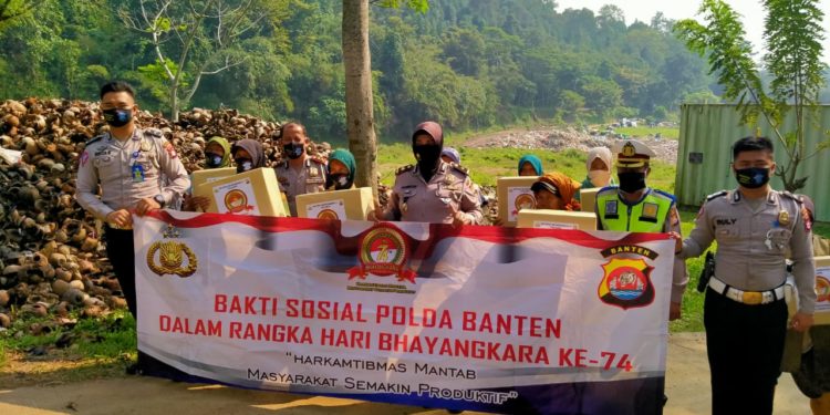 Polda Banten Gelar Bakti Sosial di TPSA Cilowong