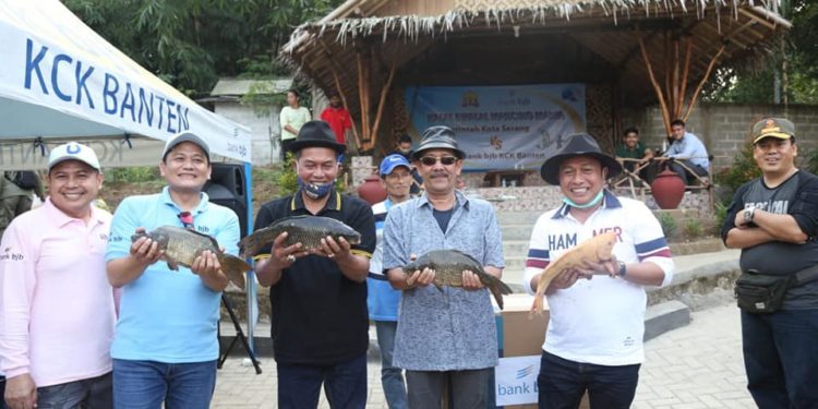 Wakil Walikota Serang Menangkan Lomba Mancing Mania dengan BJB Banten