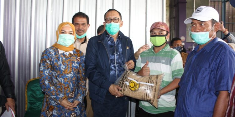 Kungker ke Pontang, DPR RI Temukakan Pupuk Subsidi Langka di Pasaran