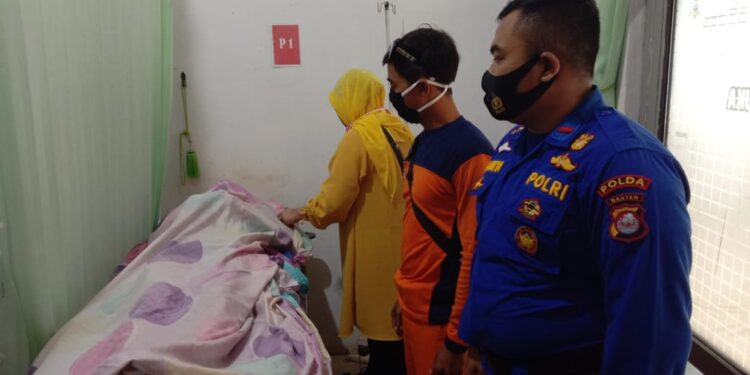 Seorang Warga Pandeglang Tewas Terseret Ombak di Pantai Cinangka