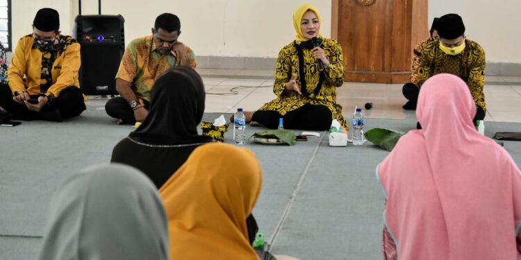 Reses di Pandeglang, Anggota DPR RI Adde Rosi Luruskan Informasi Seputar UU Cipta Kerja Omnibus Law