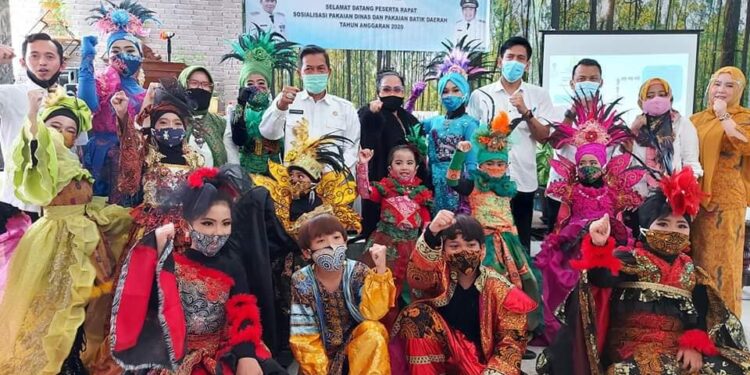 Batik Khas Kota Serang Mulai Dikenalkan Kepada ASN