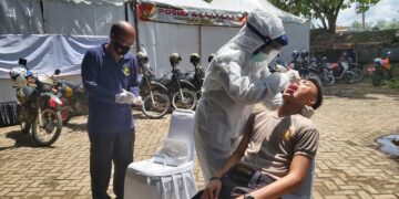 Peduli Kesehatan, Biddokkes Polda Banten Berikan Vitamin kepada Personel yang Bertugas