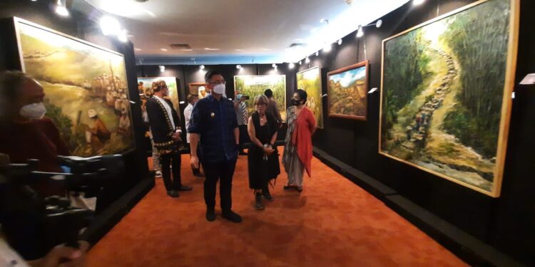 Wagub Banten Buka Pameran Tunggal & Launching Buku ‘Gerimis di Tanah Titipan Kanekes’