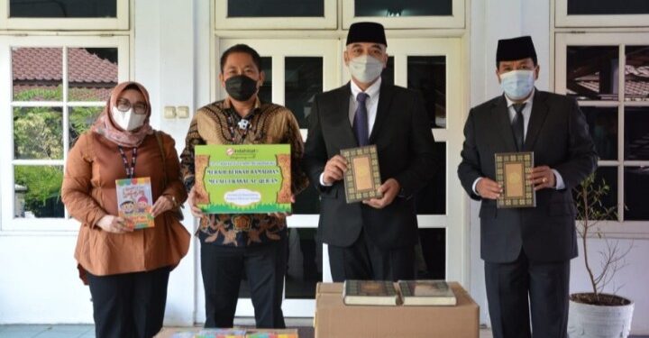 Pemkab Tangerang Dapat Bantuan 800 Al-Quran & Juz Amma