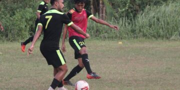 Perserang Latihan di Lapangan Tarkam