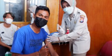 Tim Serang Jaya Disuntik Vaksin Covid-19