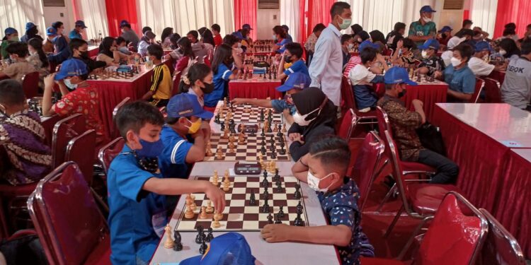 Turnamen Catur Mawar Sebelas Pecahkan Rekor Peserta