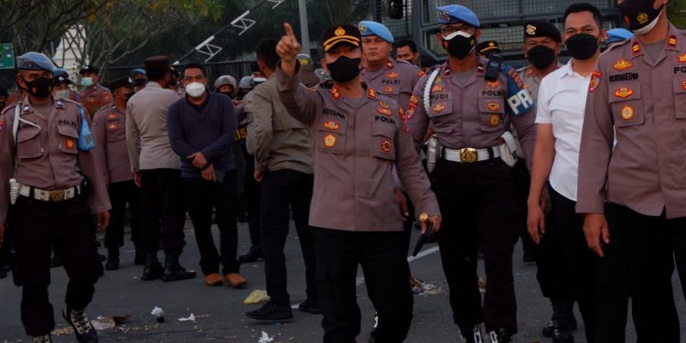 Melebihi Batas Waktu Unras, Kapolres Serang Kota Langsung Bubarkan Buruh