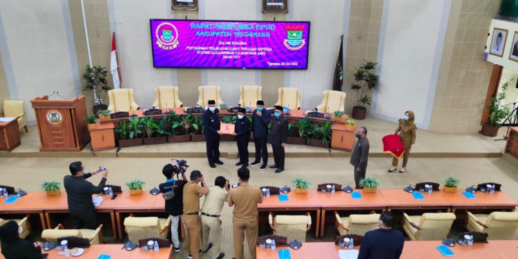 Rapat ParipurnaTentang Raperda Pertanggungjawaban APBD Tahun 2021, Fraksi-Fraksi Soroti Soal Silpa