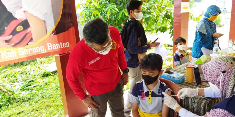 BIN Banten Vaksin Warga Cikande Kabupaten Serang