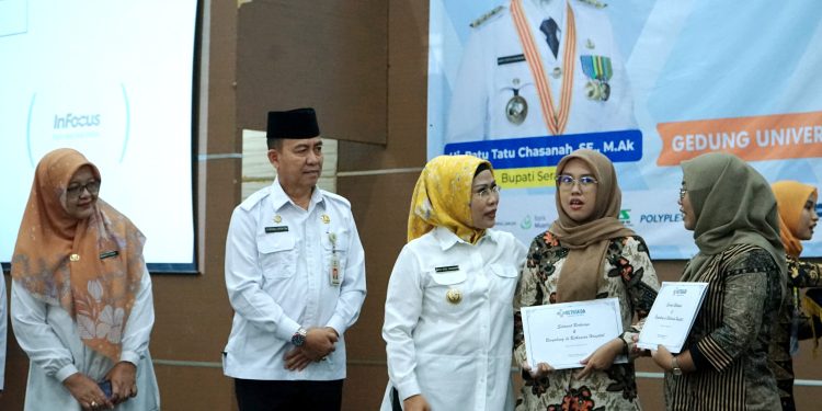 Tekan Angka Pengangguran, Bupati Serang Buka Job Fair