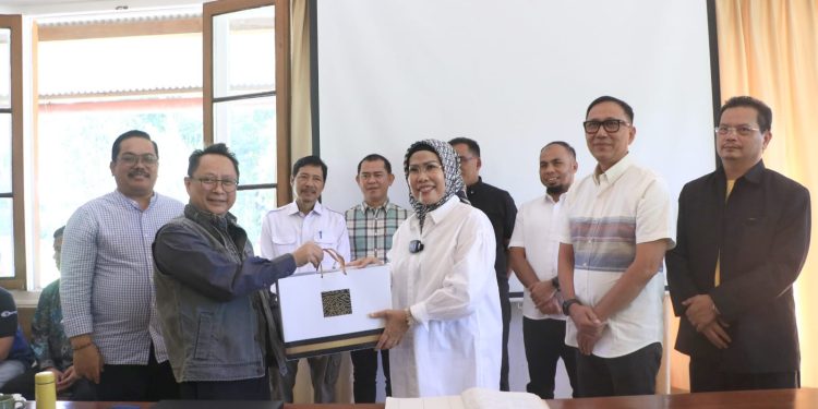 Bupati Serang Monev, Prestasi 5 Guru Penerima Beasiswa S2 di ITB Cukup Baik