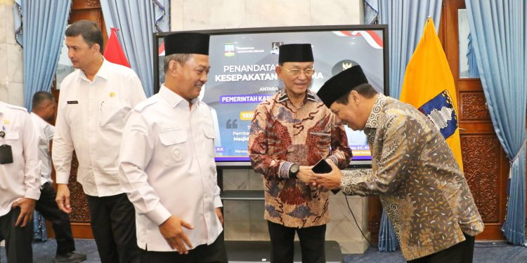Pemkab Serang-Yayasan Al Bahru Teken MoU Pembangunan Masjid Terapung Banten