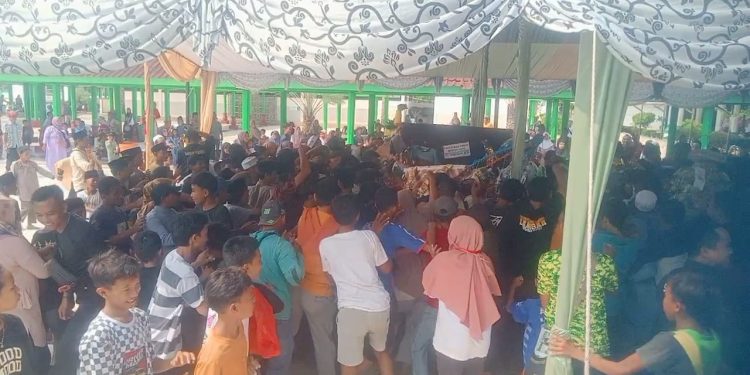 Tradisi Gerebek Panjang Maulid Terus Dilestarikan BKKMHB