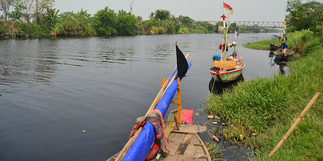 Sungai Ciujung Menghitam, Diduga Tercemar Limbah Industri