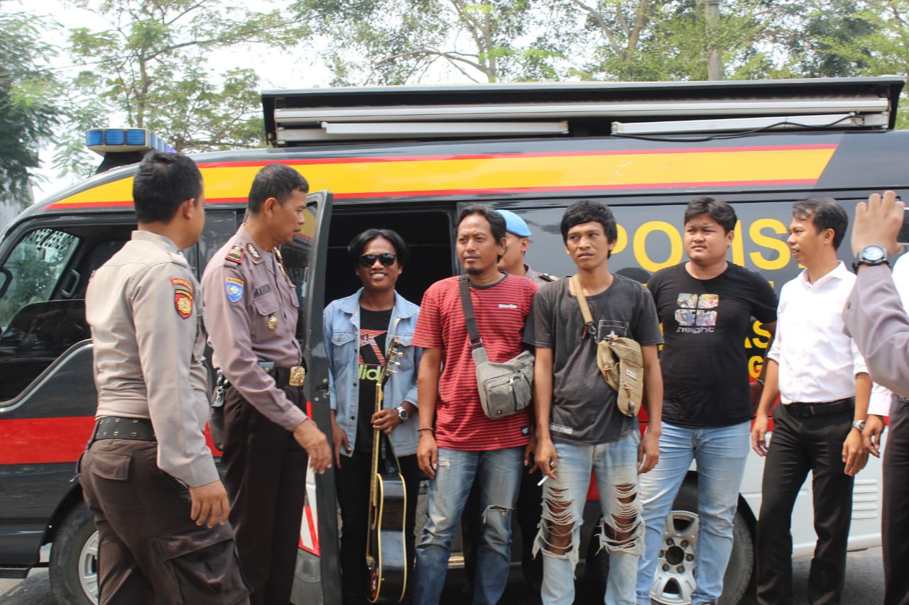 Enam Orang Diduga Preman Diciduk di Terminal Pakupatan