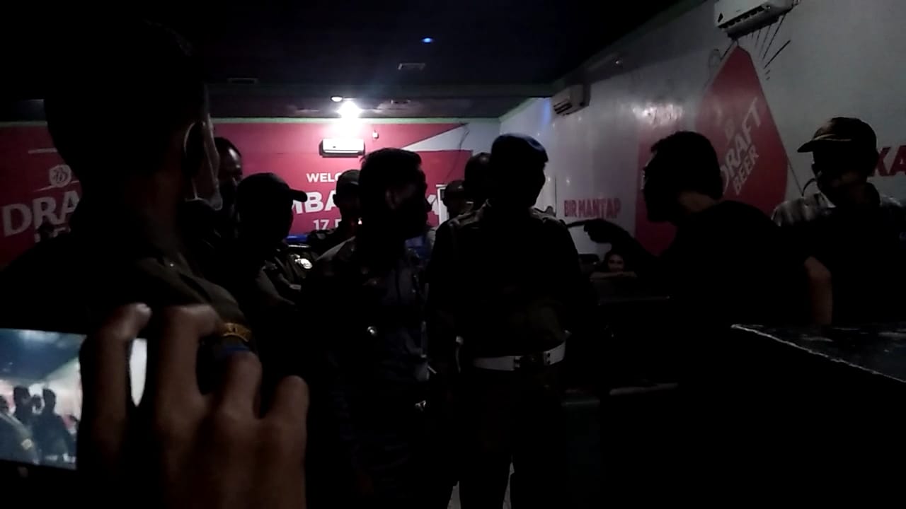 Anggota Satpol PP Banten Ditampar Pengunjung Hiburan Malam