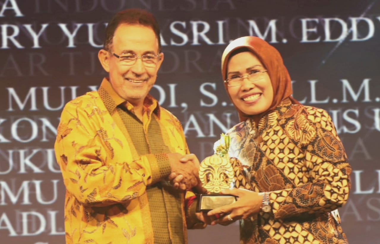 Soal Pendidikan, Bupati Serang Raih Penghargaan dari UI