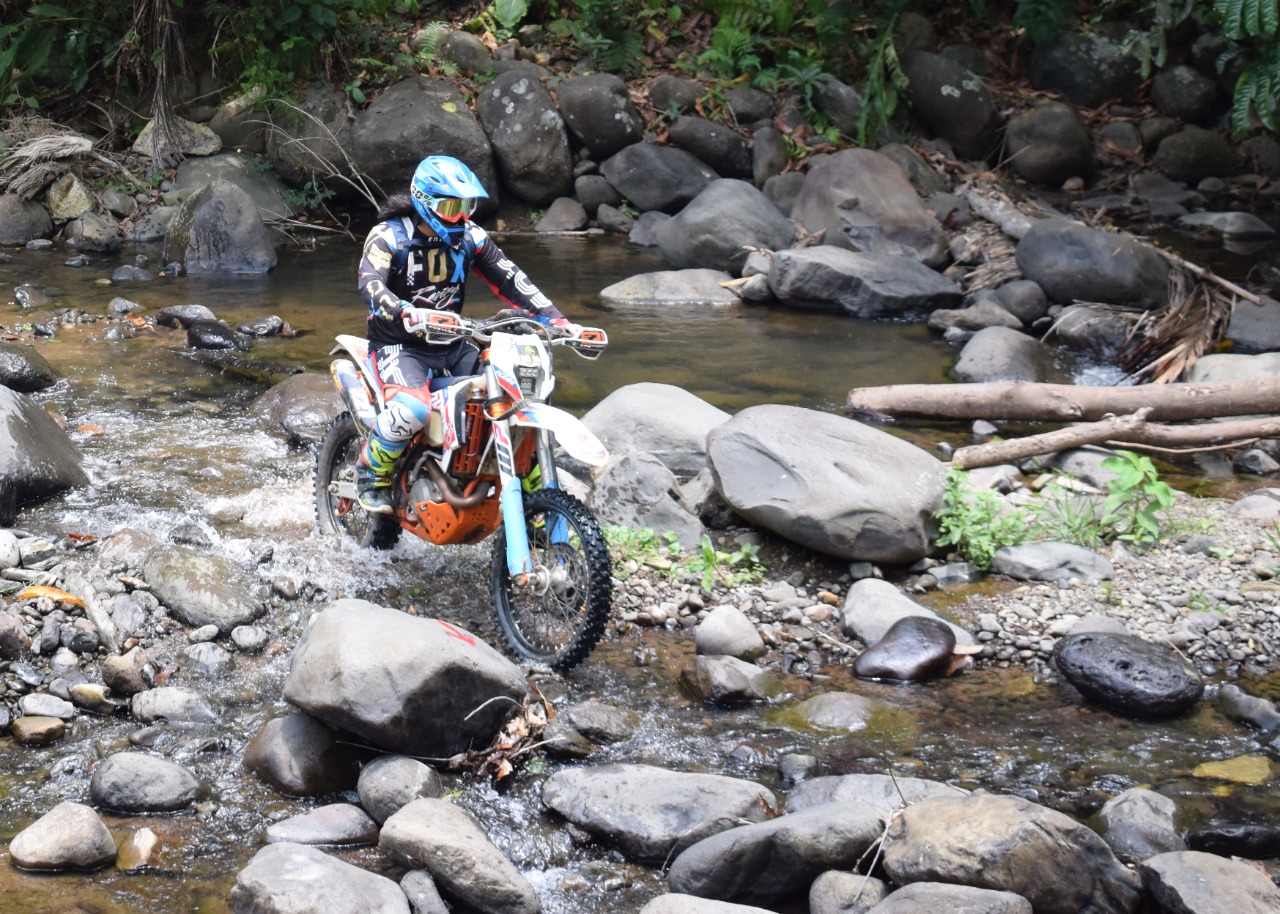 AKCF Adventure Destination, Jelajah Pegunungan dan Pantai