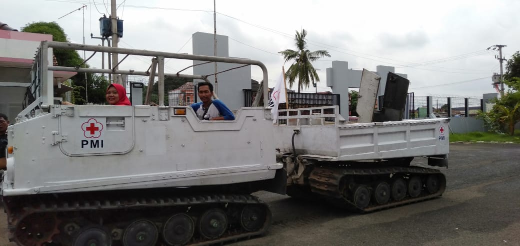 Bantu Penanggulangan Bencana, PMI Banten Turunkan Amfibi Hagglunds