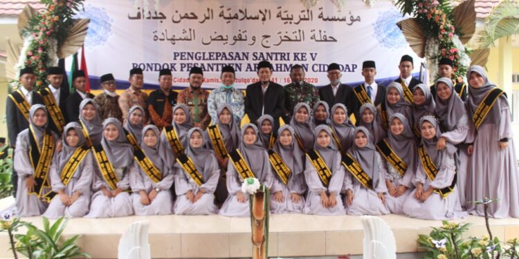 Wakil Walikota Serang Hadiri Pelepasan Wisuda Santri Ponpes Arrahman
