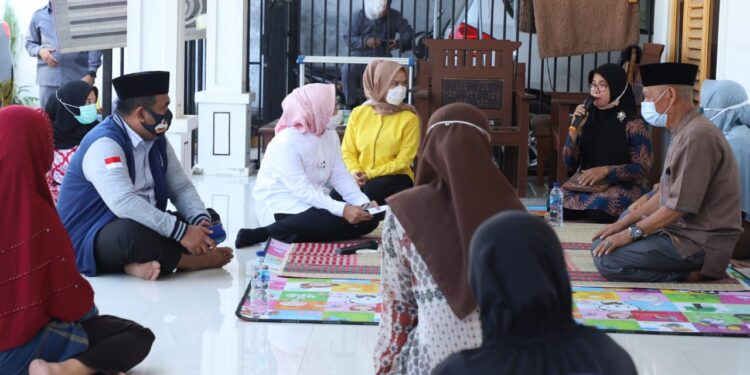 Ratu Tatu Chasanah Gelar Kampanye dengan Protokol Kesehatan