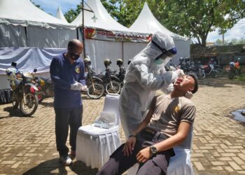Peduli Kesehatan, Biddokkes Polda Banten Berikan Vitamin kepada Personel yang Bertugas