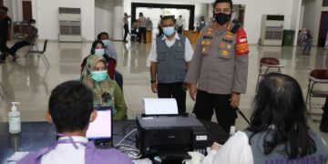 Kapolresta Tangerang Tinjau Pelaksanakan Vaksinasi Hari Kedua