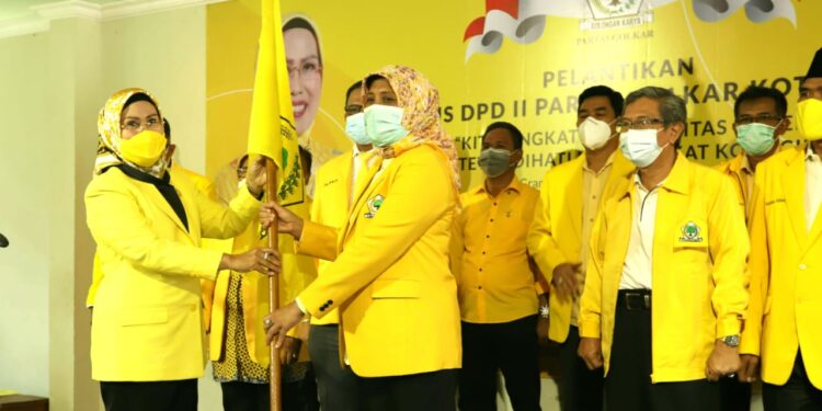 Tatu Lantik Pengurus DPD Partai Golkar Cilegon