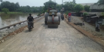 Pemkab Tangerang Perbaiki Jalan Rusak di Teluknaga