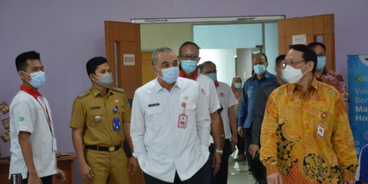Bupati Tangerang Pantau Pelaksanaan Vaksinasi Gotong-Royong di PT. Mayora Jayanti