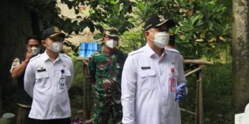 Bupati Tangerang Bagikan Sembako dan Obat Bagi Warga Cikupa