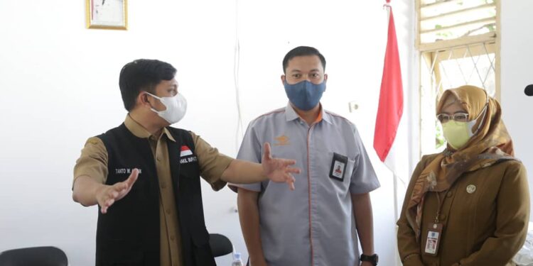 Wabup Harapkan Masyarakat Dukung Program Vaksinasi Covid-19