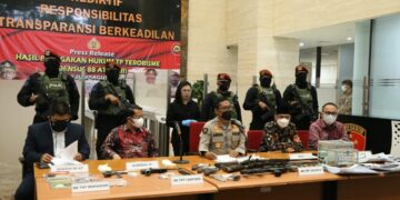 Dalam Waktu Yang Singkat Densus 88, Ringkus 53 Terduga Teroris di 11 Provinsi