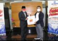 Sekda Terima Bantuan 1.000 Paket Sembako dari PT Pansaka