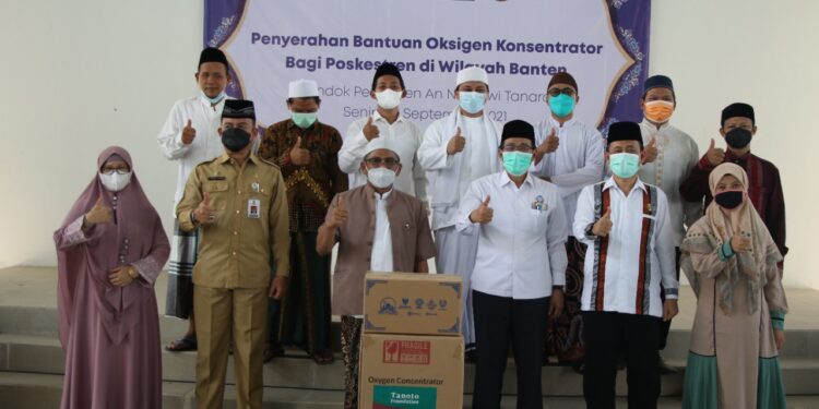 Tiga Ponpes Terima Bantuan Oksigen Konsentrator dari Kemenag RI