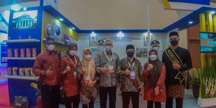 Pemkab Serang Pamerkan Gerabah dan Produk UMKM 