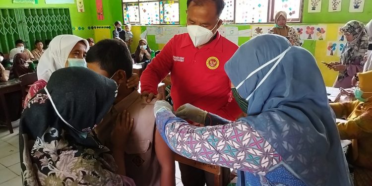 Sambangi Tiga Sekolah di Tirtayasa, BIN Banten Gencarkan Vaksinasi di Kabupaten Serang