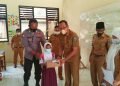 Siswa SDN Ujungtebu 3 Dapat Bantuan Sepatu