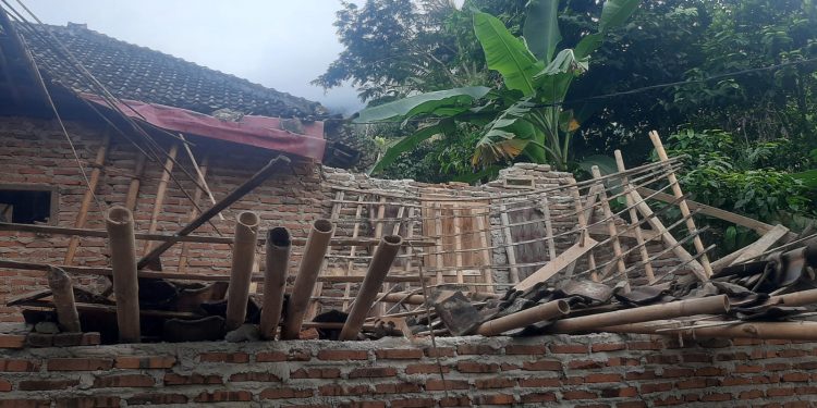 Satu Rumah di Kecamatan Ciomas Rusak Sedang
