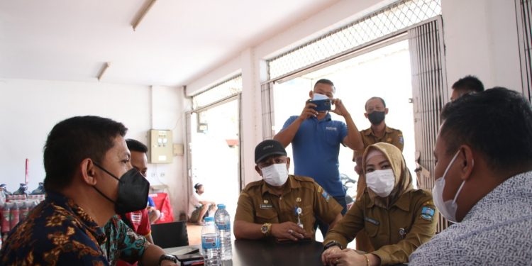 Diskoumperindag Kabupaten Serang Periksa Waralaba di Kecamatan Anyar