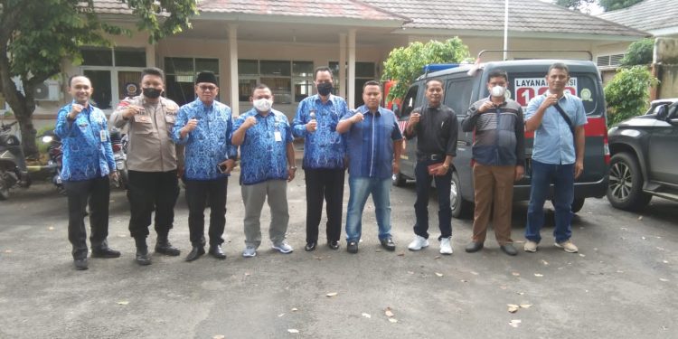 Bersihkan Sampah, Camat Anyar Gandeng Pengusaha Lokal