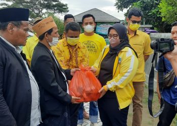 Ketua DPD Partai Golkar Banten Perintahkan Kadernya Untuk Bantu Para Korban Banjir