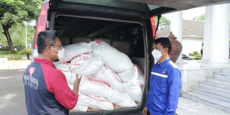Satu Ton Gula Pasir Siap Dikirim untuk Korban Banjir